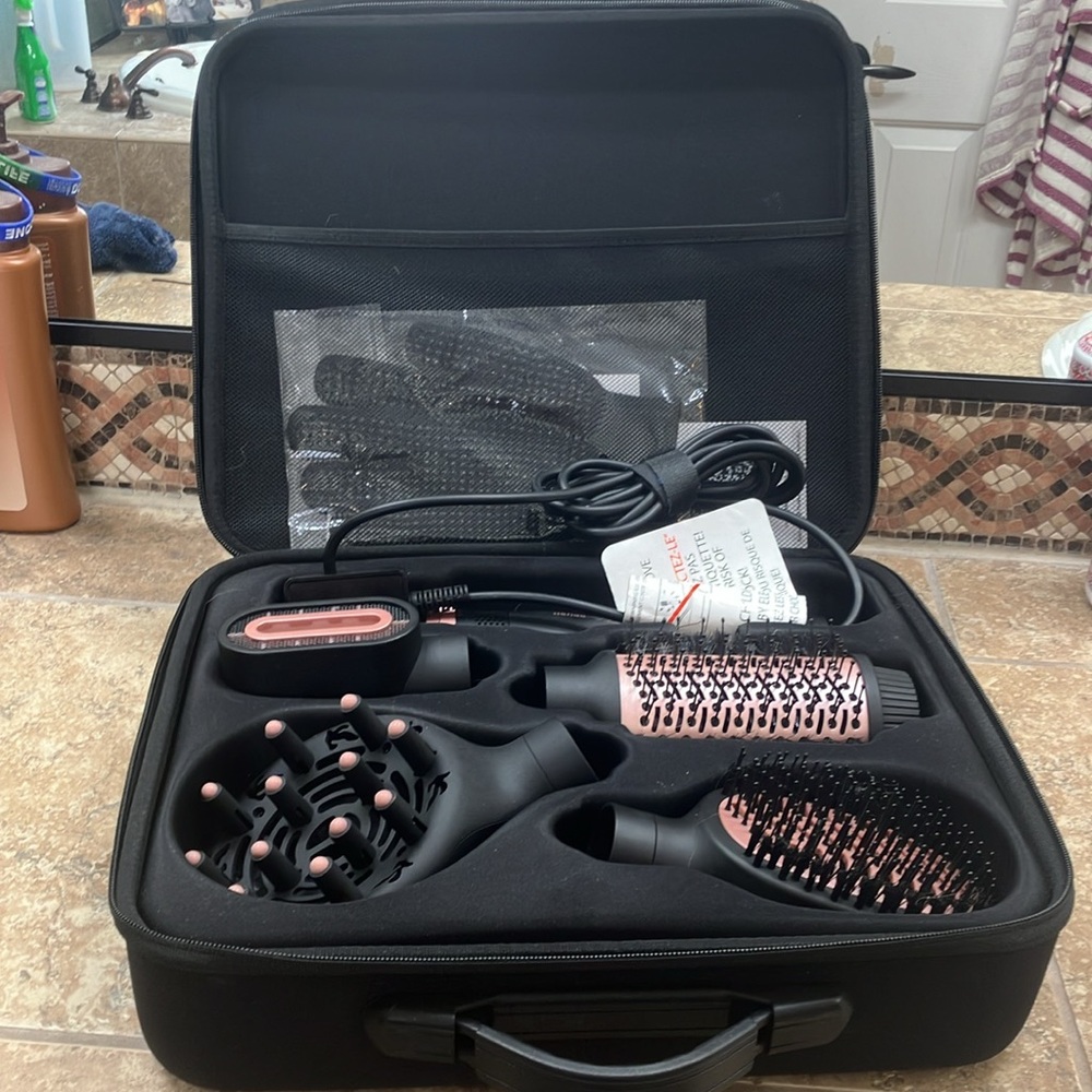 Beachwaver Co. Blow Brush 4-in-1 Hair Dryer Set- black and pink